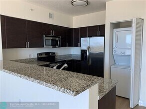 Building Photo - 987 SW 37th Ave