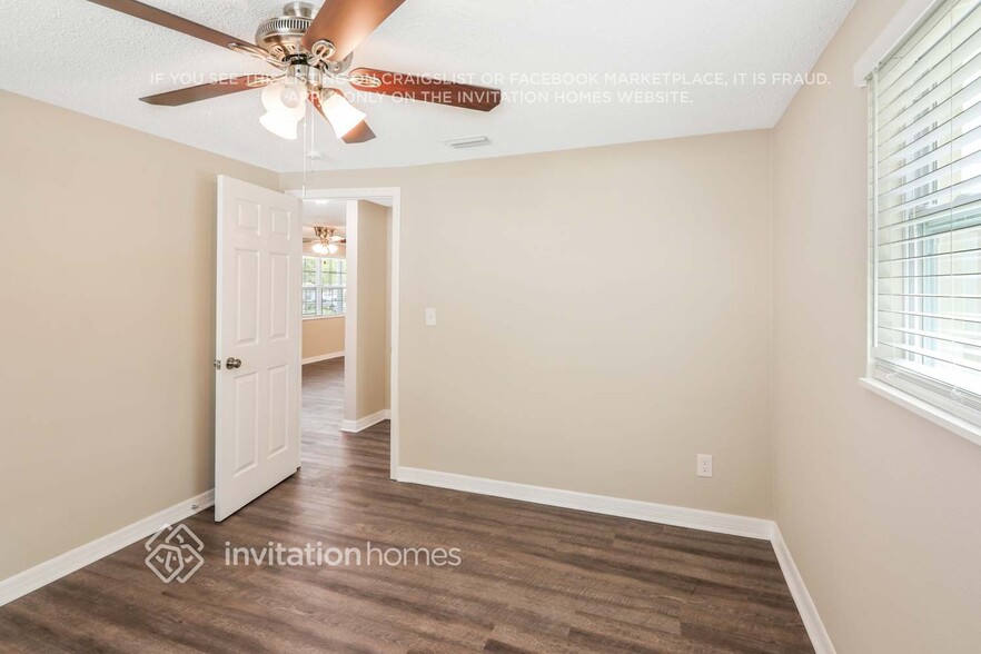Building Photo - 3803 Cullen St