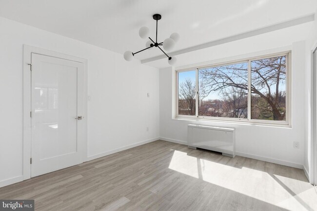 Building Photo - 4000 Tunlaw Rd NW