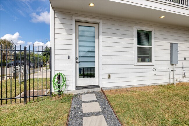 Building Photo - 4804 Gano St