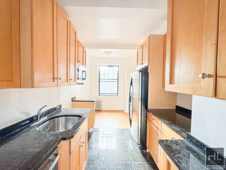 Building Photo - EAST 92 STREET