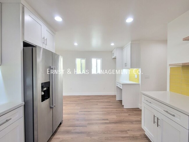 Building Photo - Beautifully Remodeled 2 Bedroom Home with ...