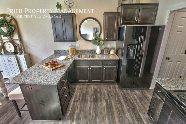 Building Photo - 8884 Inkster St