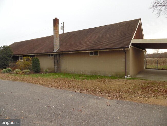 Building Photo - 512 Clems Run