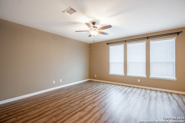 Building Photo - Comfortable Living in a Gated Community Near It All