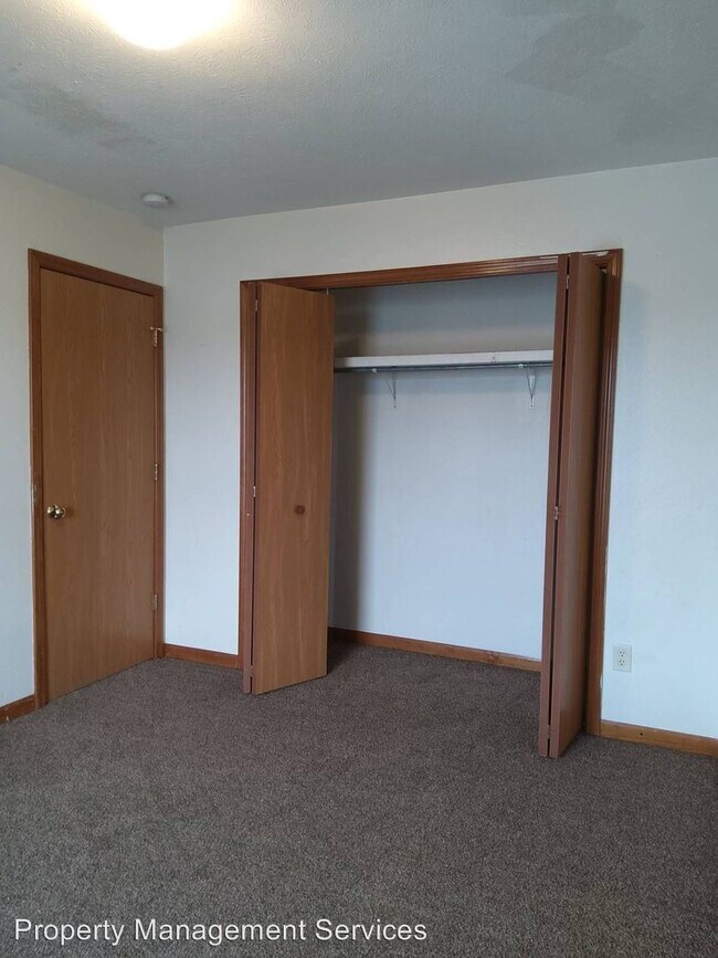 Building Photo - 279 Woodridge Ct