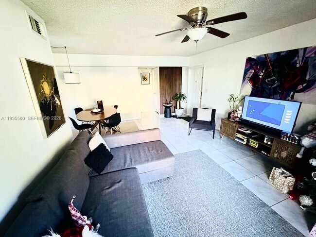 Building Photo - 11216 SW 12th St