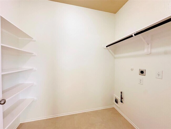 Building Photo - 7879 Galleon Field Ln