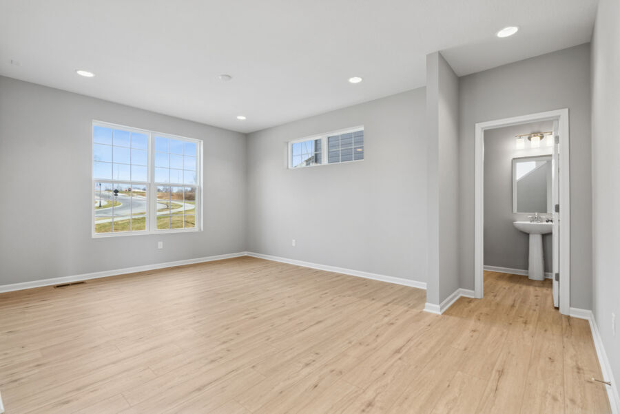 Building Photo - 5694 Ohio Trl