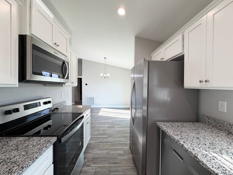 Building Photo - 2330 W Juan Vega Ln