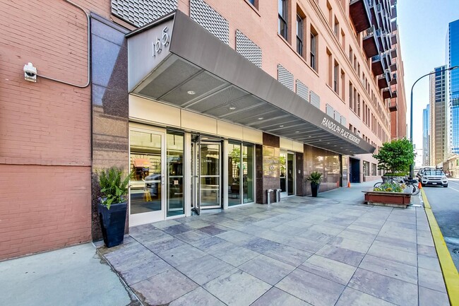 Building Photo - 165 N Canal St