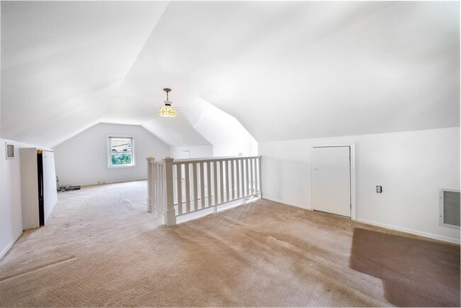 Building Photo - 85 Barrows Ave