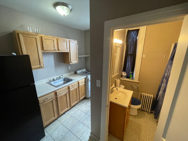 Building Photo - 366 4th Ave