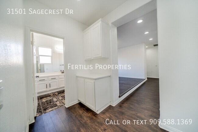 Building Photo - 31501 Sagecrest Dr
