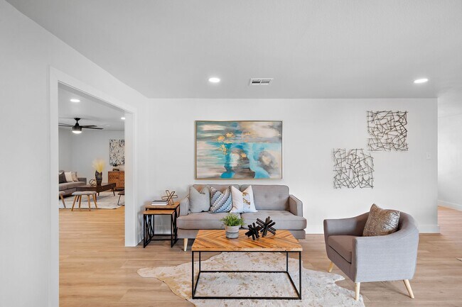 Building Photo - 5123 Willowbend Blvd