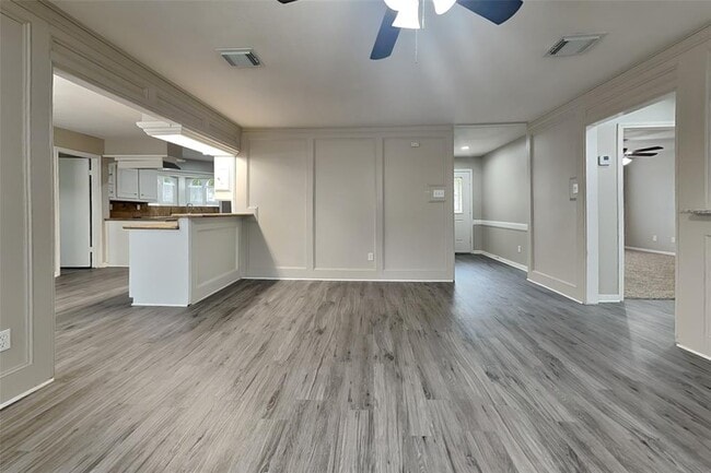 Building Photo - 11942 Hillbrook Dr