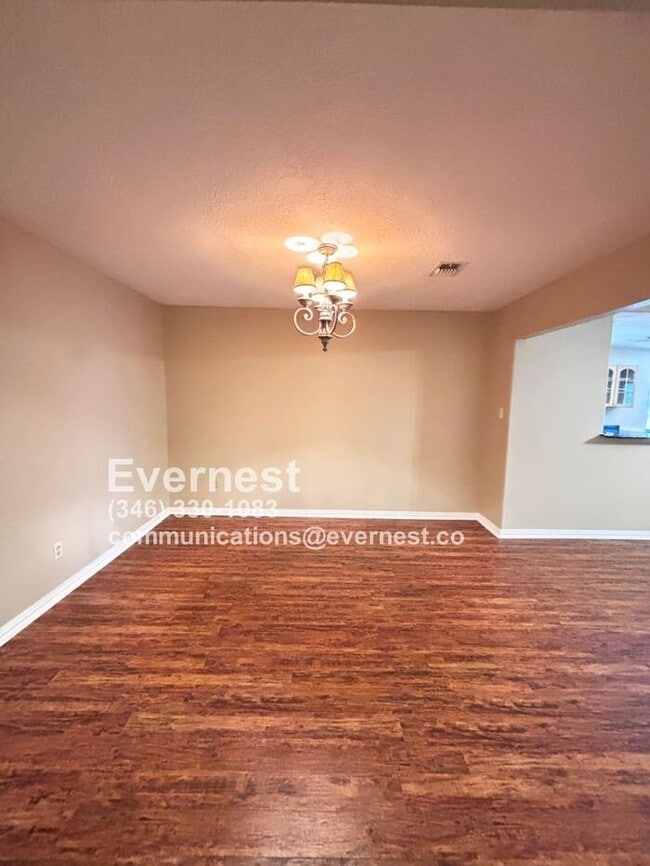 Building Photo - 25127 Tuckahoe Ln