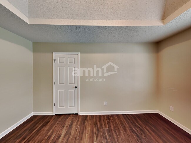 Building Photo - 4909 Lilly Stem Dr