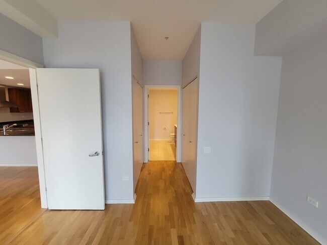 Building Photo - 240 E Illinois St