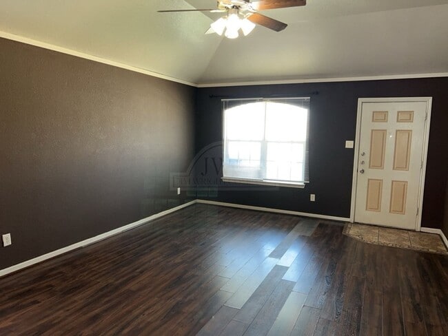 Building Photo - 1206 Cinch Dr