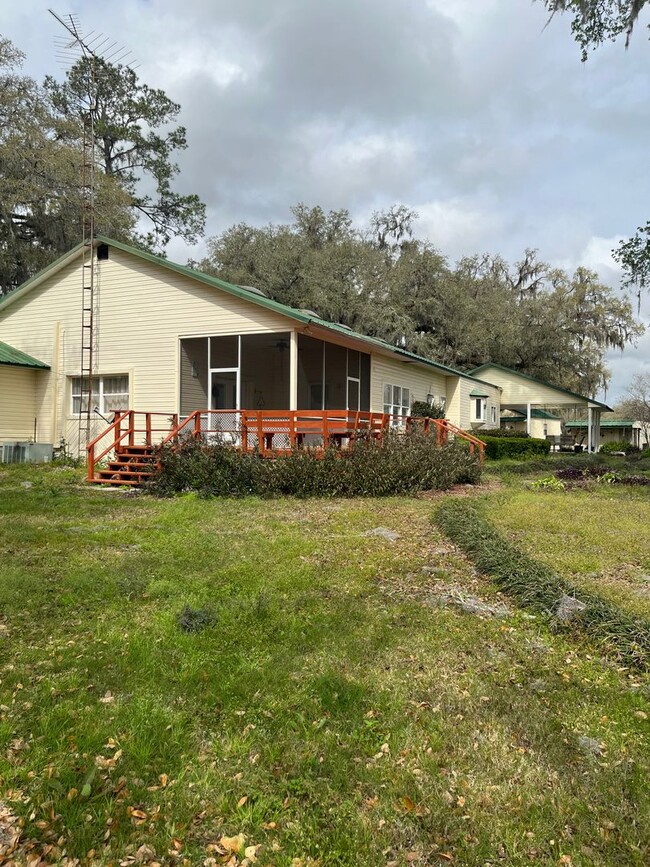 Building Photo - 4/3 Ocala HITS Stalls/RV Hook-Ups/Paddocks...