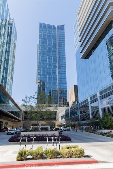 Building Photo - 889 Francisco St