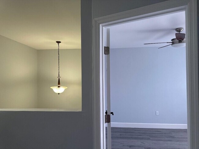 Building Photo - 4151 Eastridge Cir