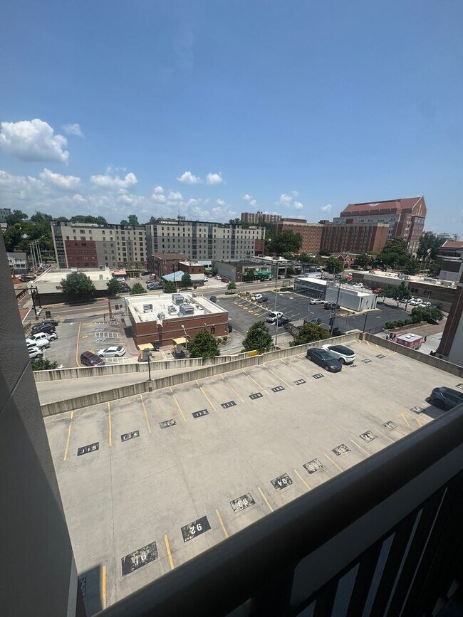 Building Photo - Lake Plaza: Available for EARLY MOVE-IN as...