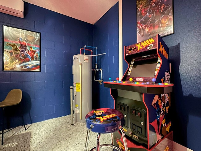 Building Photo - 1520 Oasis Club Blvd