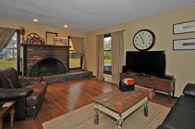 Building Photo - 4515 Drake Dr