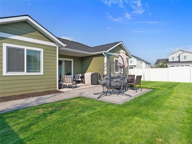 Building Photo - Beautiful Kalispell Home