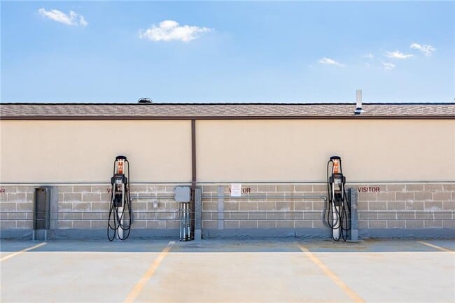 Building Photo - ****903 Providence Place – Luxury Living in the Heart of Providence - $2,250**