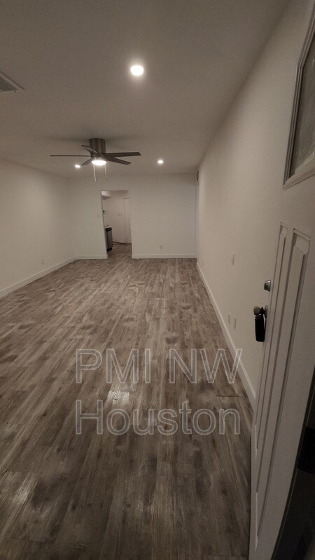 Building Photo - 2677 Gessner Rd