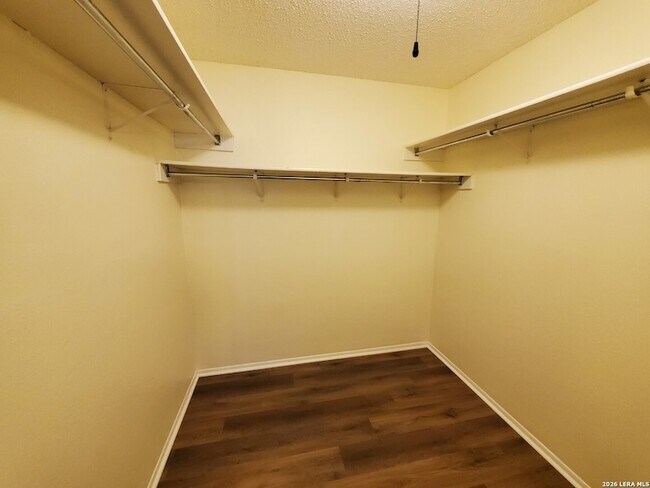 Building Photo - 8219 Sunshine Trail Dr