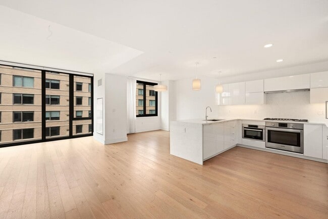 Building Photo - 9 Ave At Port Imperial