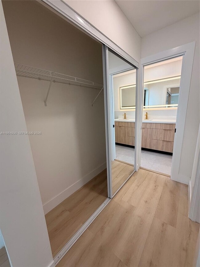 Building Photo - 1462 SW 25th Ave