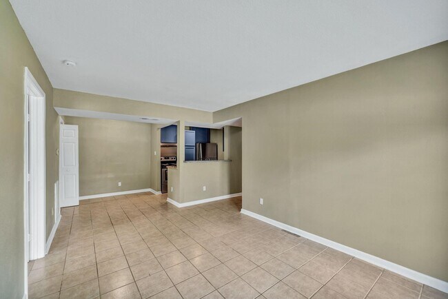 Building Photo - 770 Memorial Mews St