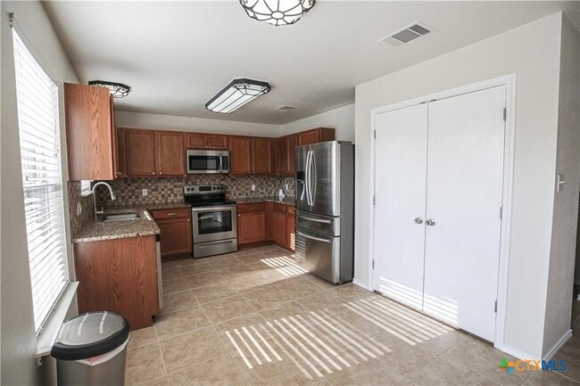 Building Photo - 157 Brickyard Ln