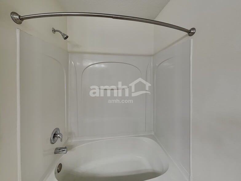 Building Photo - 235 Buck Run Way