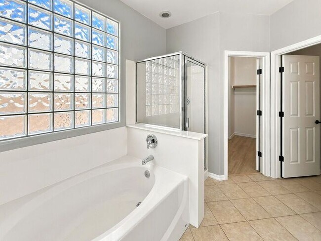 Building Photo - Gilbert 5-Bedroom Home with Pool, Loft & Primary Suite Downstairs – Minutes from Gilbert Regional...