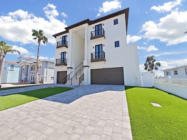 Building Photo - 882 Bay Point Dr