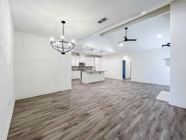 Building Photo - 5917 Harvard St