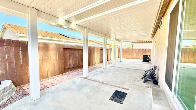 Building Photo - Lovely Single-Story Home in the Friendly a...