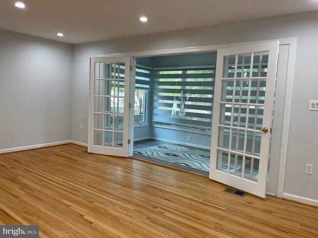 Building Photo - 519 G St SW