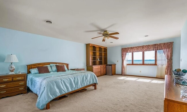 Building Photo - 44 Pocahontas Dr