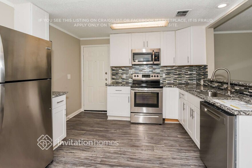 Building Photo - 606 College Mound Rd