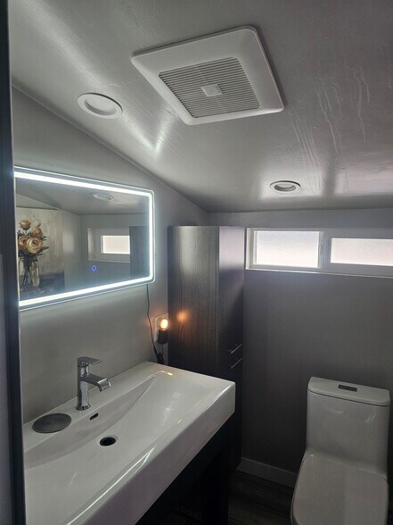 Building Photo - 11314 Malat Way