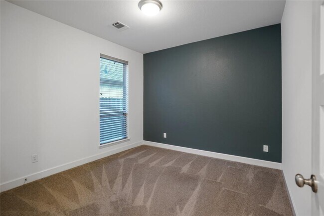 Building Photo - 15906 Golden Trails Ct