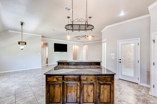 Building Photo - 7026 Chimney Hill Dr