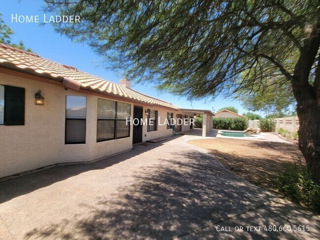 Building Photo - 11520 W Citrus Grove Way